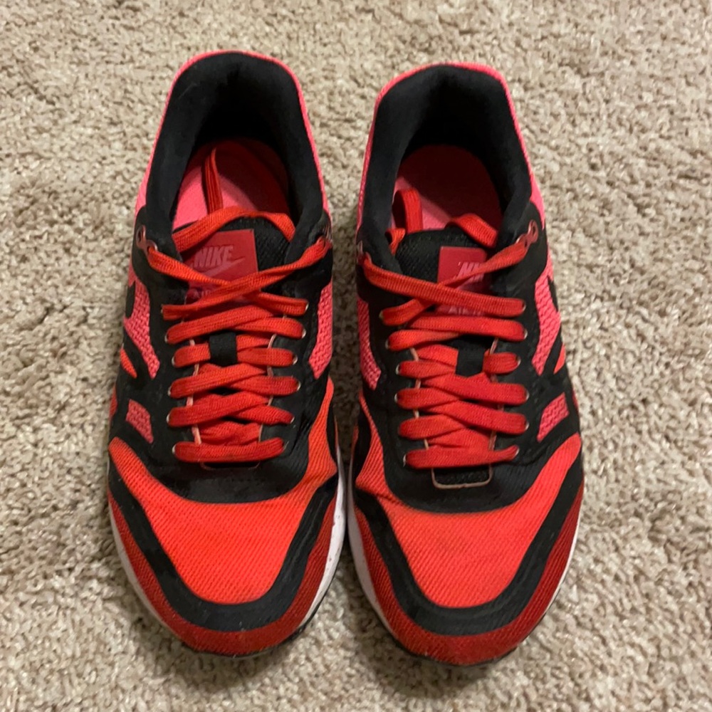 Fun and stylish Casual Lunarlon Nike